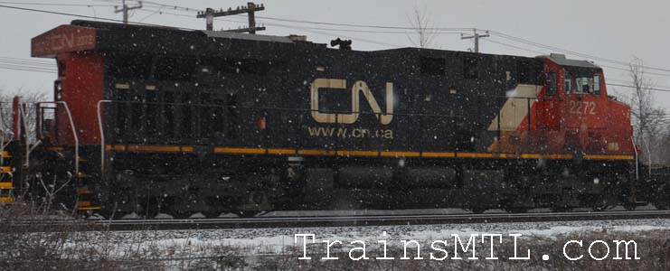 Locomotive CN2272 right side / coté droit